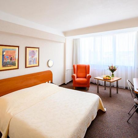 Hotel Lux Банска-Бистрица Экстерьер фото