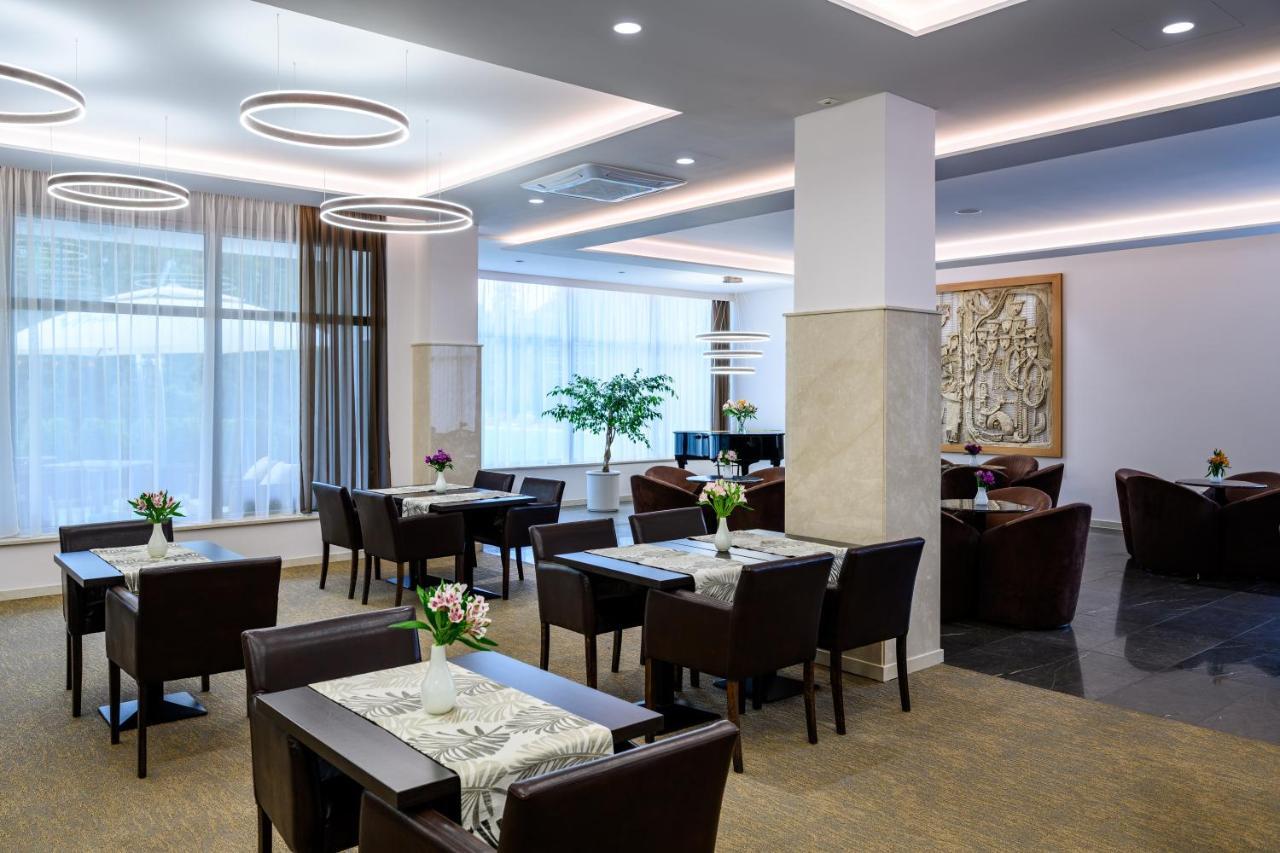 Hotel Lux Банска-Бистрица Экстерьер фото