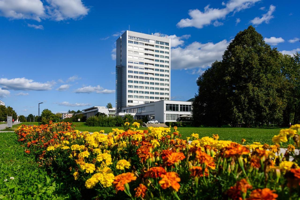Hotel Lux Банска-Бистрица Экстерьер фото